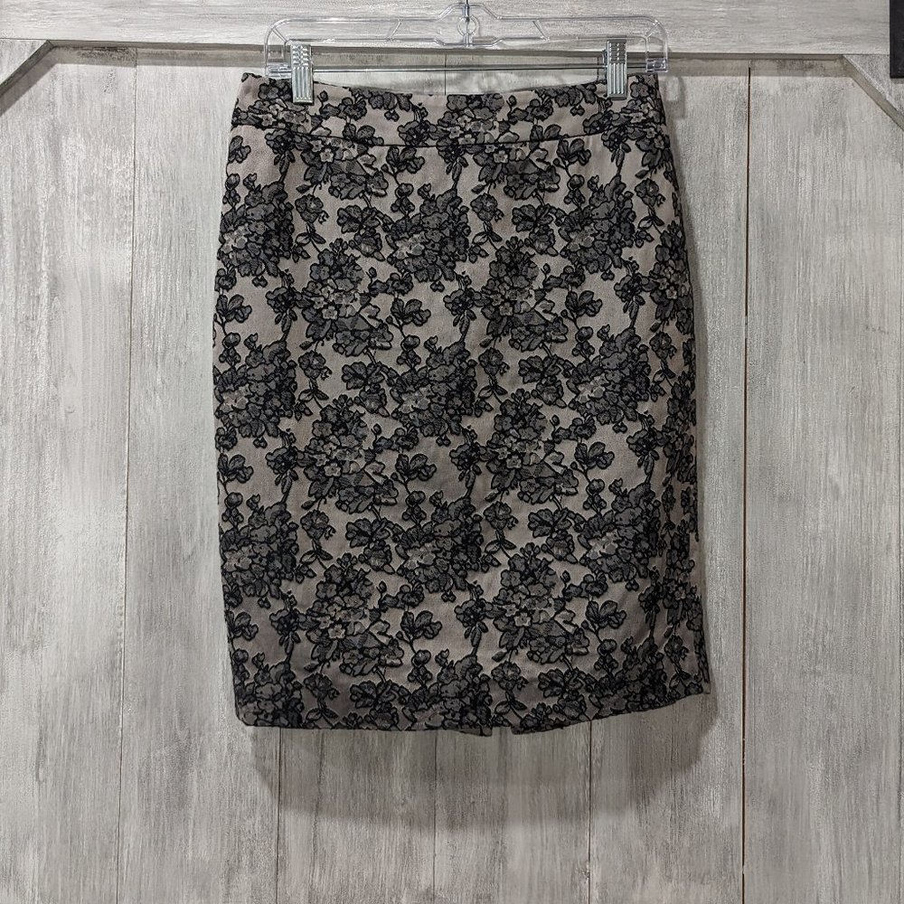 Ann Taylor Floral Print Pencil Skirt Size 4